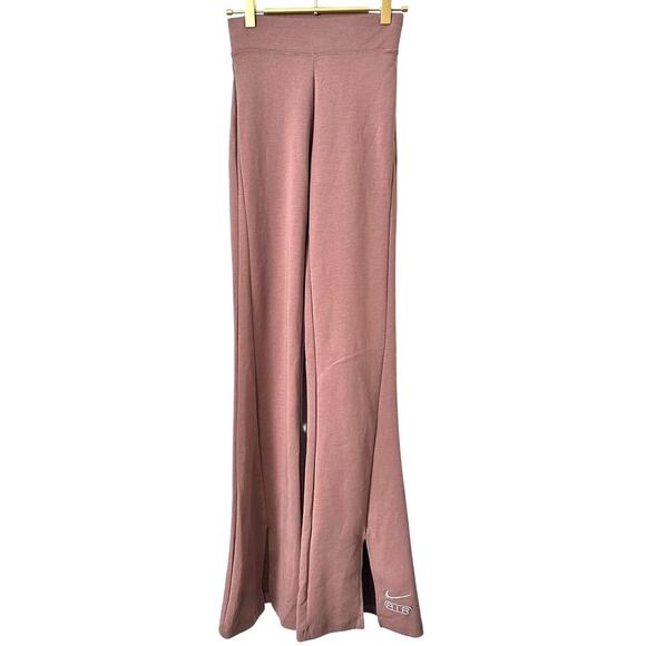 Nike - Tight Fit High Rise Full Length Flare Leggings - Picture 2 of 7